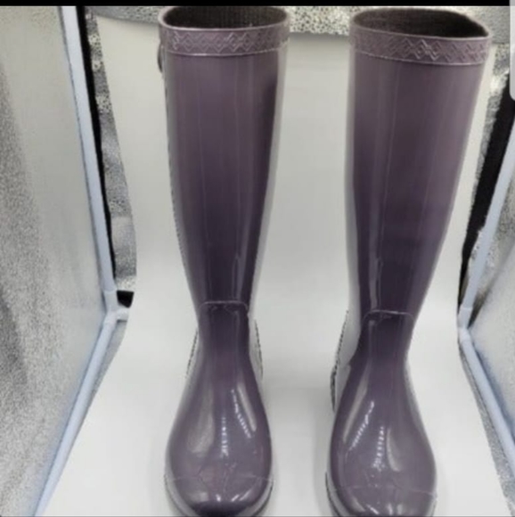 Ugg Rainboots - Picture 1 of 4